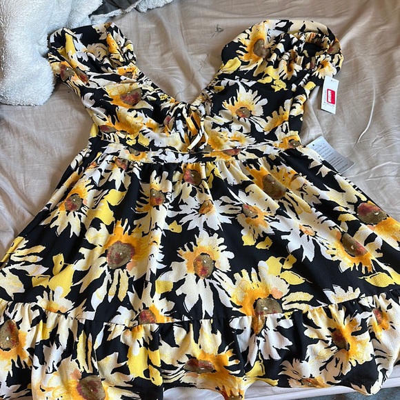 Donna Morgan dress size 4 with tags. IT HAS POCKETS - Picture 3 of 10